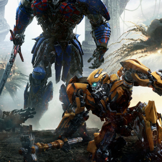 Optimus Prime combat Bumblebee sur la nouvelle affiche de Transformers : The Last Knight