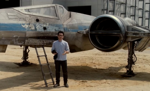 Le Faucon Millenium et un X-Wing sur le tournage de Star Wars VII
