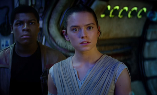Daisy Ridley et John Boyega révèlent quelques anecdotes sur le tournage de The Force Awakens