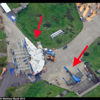 Le Faucon Millenium et un X-Wing sur le tournage de Star Wars VII