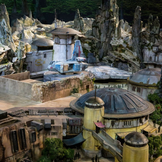 Disney dévoile une superbe maquette des parcs d'attractions Star Wars Lands