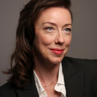 Molly Parker (House of Cards) rejoint le casting de Lost In Space