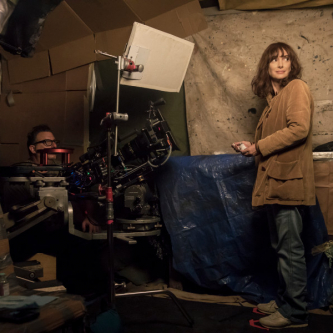 Stranger Things saison deux s'illustre en une tonne de photos de tournage