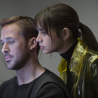 Ryan Gosling et Ana de Armas se montrent dans une nouvelle image de Blade Runner 2049