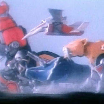Le Dinozord, Alpha 5 et le thème de la série seront repris par le film Power Rangers