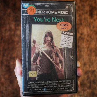 Un artiste imagine les versions VHS des classiques modernes de l'Horreur