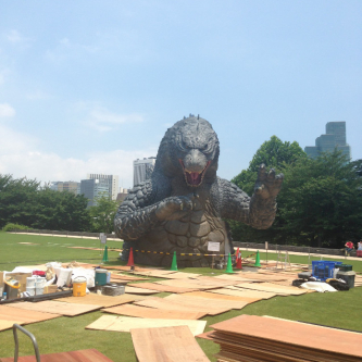 Une statue hallucinante de Godzilla à Tokyo