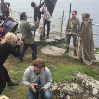 Les Derniers Jedi : découvrez les photos de tournage de Kathleen Kennedy