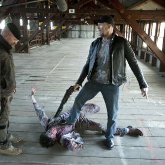 Mythbusters s'attaque aux zombies dans une émission spéciale The Walking Dead