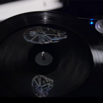 Disney offre un double vinyle holographique pour l'OST de The Force Awakens