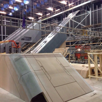 Des photos du Faucon Millenium en construction pour Star Wars VII