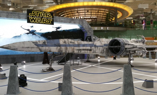 The Force Awakens envahit l'aéroport de Singapour