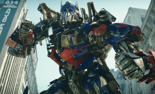 Steven DeKnight (Daredevil) évoque le fameux pool de scénaristes Transformers