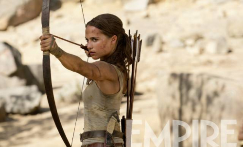 Alicia Vikander tire à l'arc dans une nouvelle image de Tomb Raider