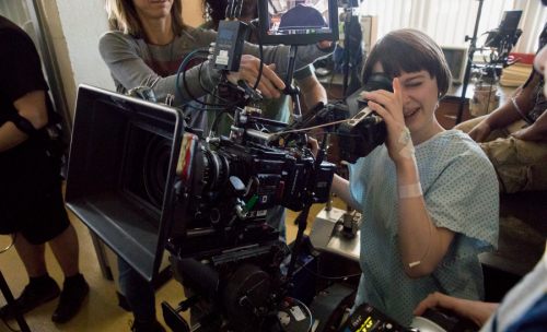 Stranger Things saison deux s'illustre en une tonne de photos de tournage