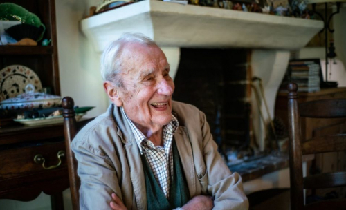 Christopher J.R. Tolkien, immense contributeur à l'oeuvre de son père J.R.R. Tolkien, s'est éteint à l'âge de 95 ans
