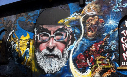 Des graffitis rendent hommage à Terry Pratchett