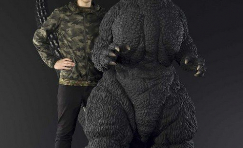 Bandai dévoile une immense statue de Godzilla