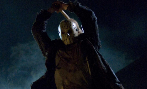 Jason fait du patin à glaces dans la suite avortée du remake de Vendredi 13