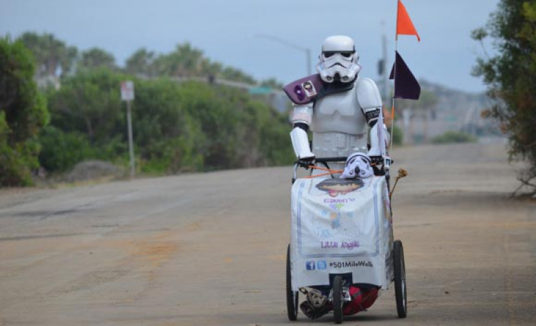Un fan de Star Wars a parcouru 501 miles à pied jusqu'à San Diego pour la bonne cause
