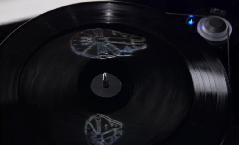 Disney offre un double vinyle holographique pour l'OST de The Force Awakens