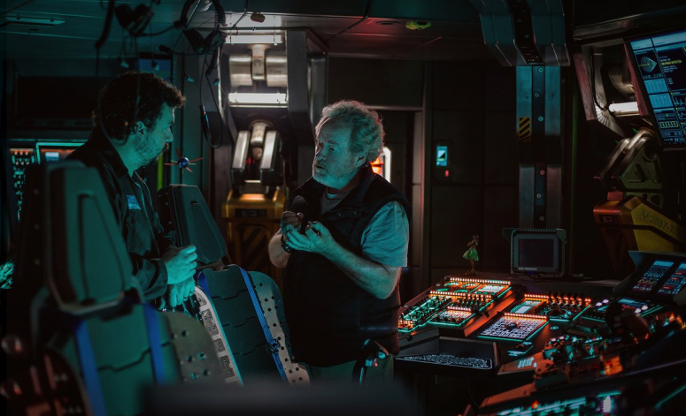 Ridley Scott briefe Danny McBride dans une nouvelle image d'Alien : Covenant