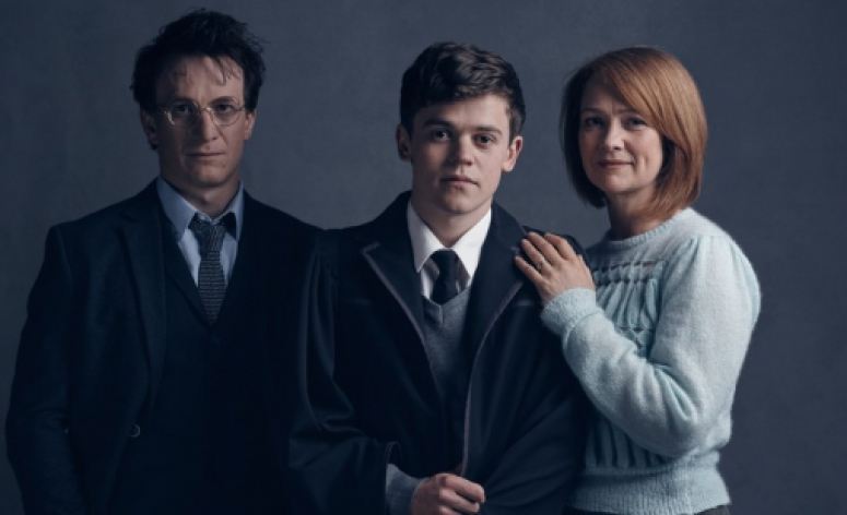 Warner Bros voudrait faire de la pièce de théâtre Harry Potter une trilogie de films